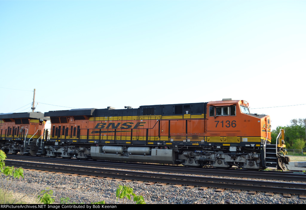 BNSF 7136